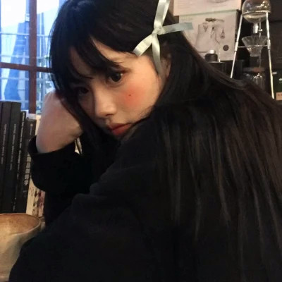 2025年最新头像女生