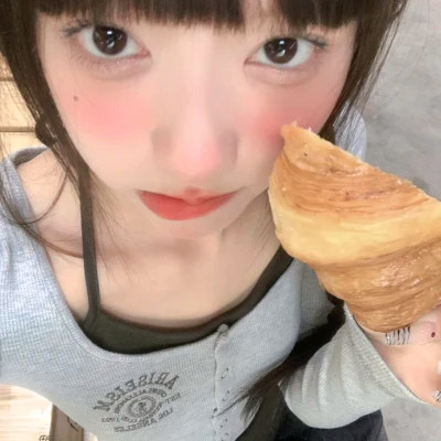 2025年最新头像女生