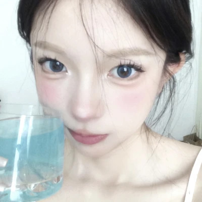 一人两张女生微信闺蜜头像