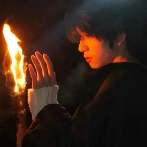 冷门但超酷的男生头像图片