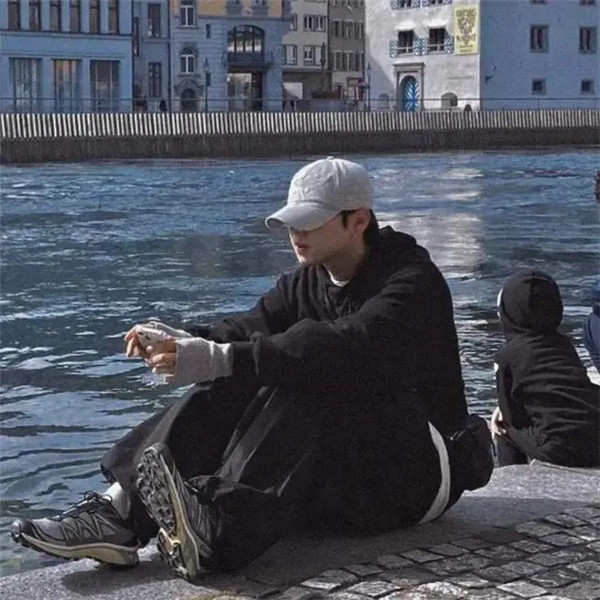 冷门但超酷的男生头像图片