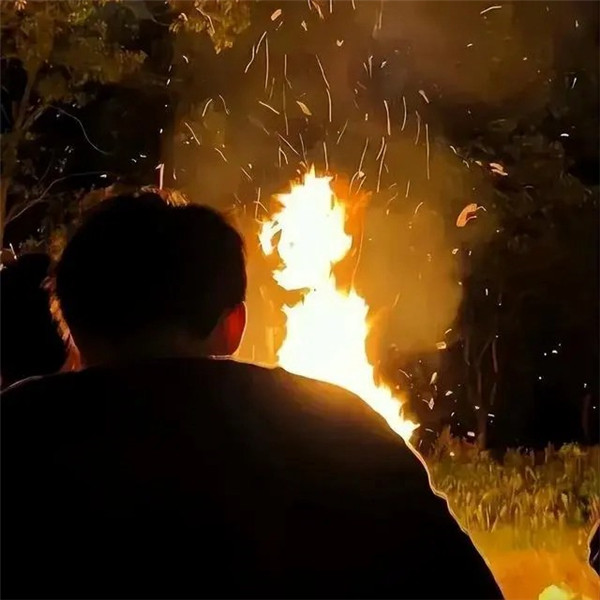 冷门但超酷的男生头像图片