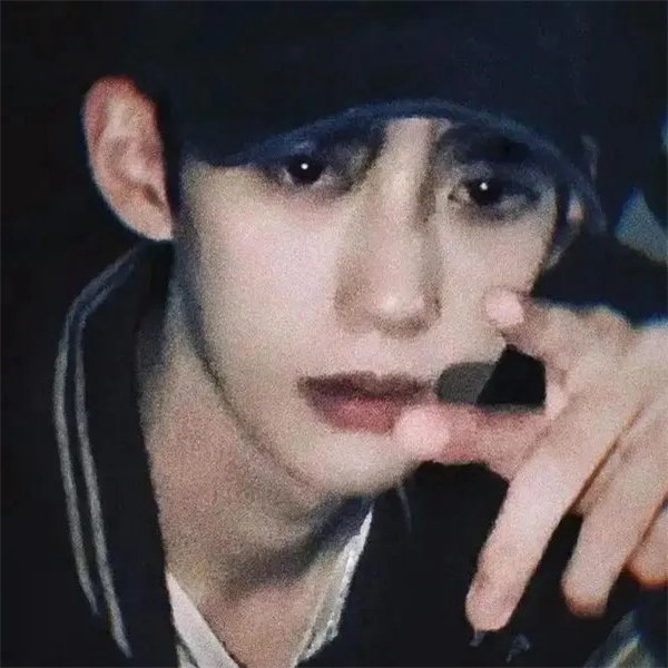 冷门但超酷的男生头像图片