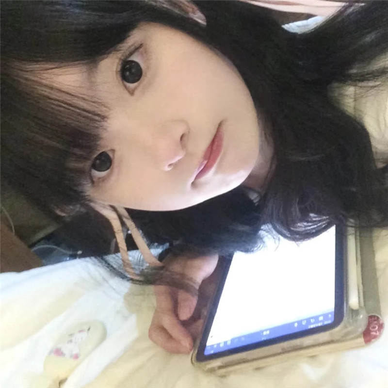QQ好看的头像女生真人版