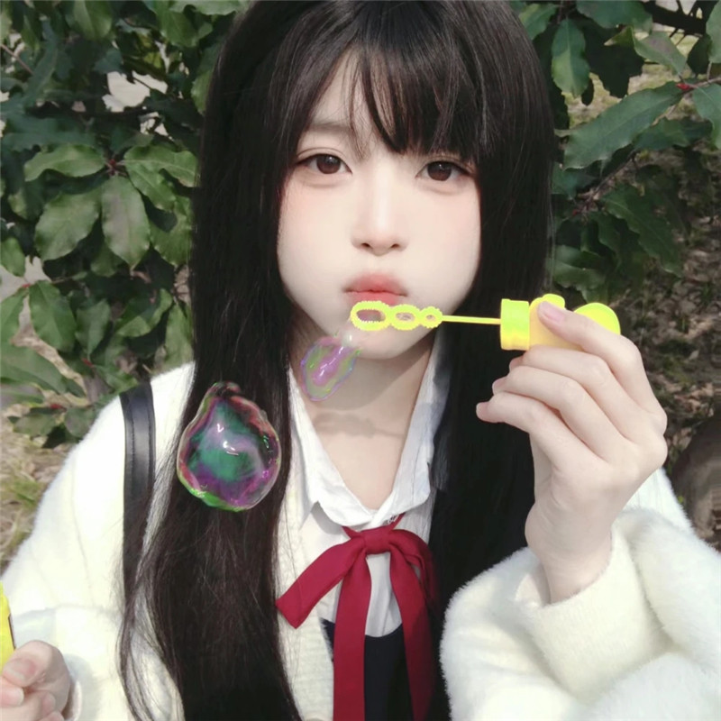 QQ好看的头像女生真人版