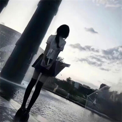 2025头像最新版的女生