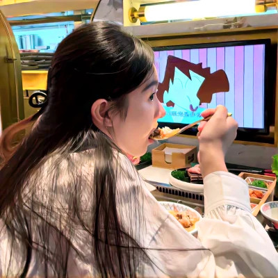 2025头像最新版的女生