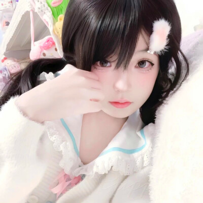 2025头像最新版的女生