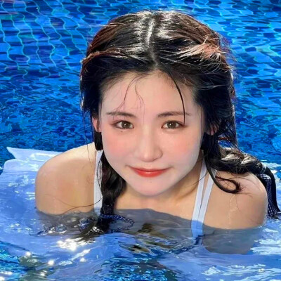 好看的夏日头像女真人