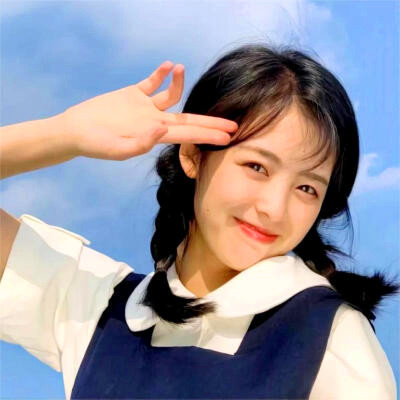 好看的夏日头像女真人