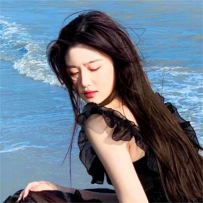 好看的夏日头像女真人
