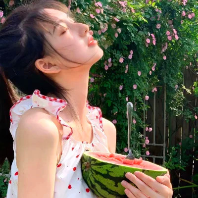 好看的夏日头像女真人