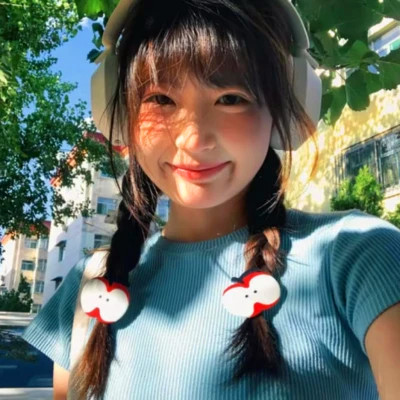 好看的夏日头像女真人