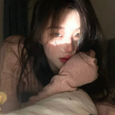 高级光感氛围感女生头像