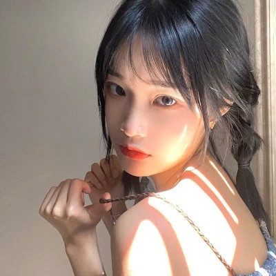 女生头像氛围感有光