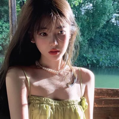 女生头像氛围感有光