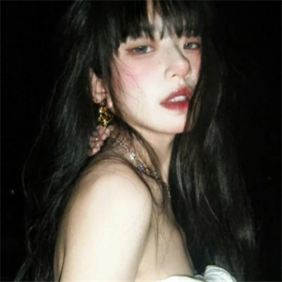 清冷破碎感女头