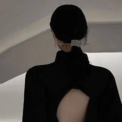 高冷抑郁女头