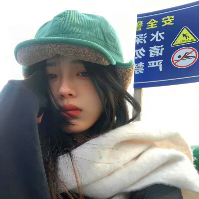 头像清冷氛围感女