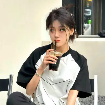 2025年的头像女生