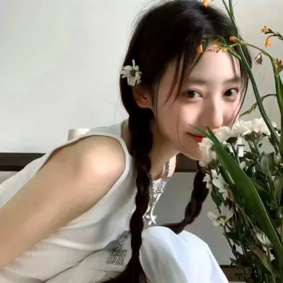 2025年的头像女生