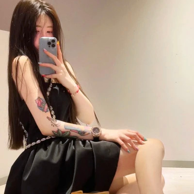 拿手机女头高清图片