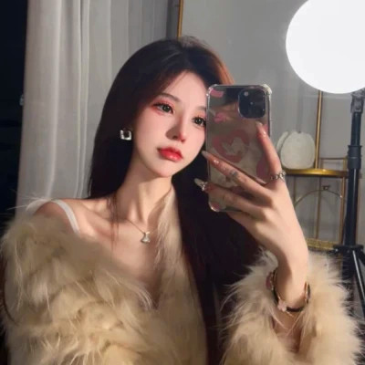 拿手机女头高清图片