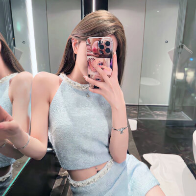 拿手机女头高清图片