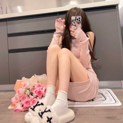 拿手机拍照女生头像