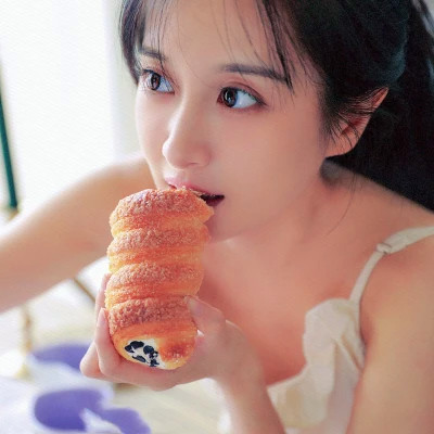 2025最火一男一女情侣头像