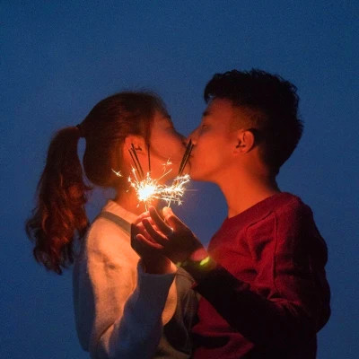 2025最火一男一女情侣头像