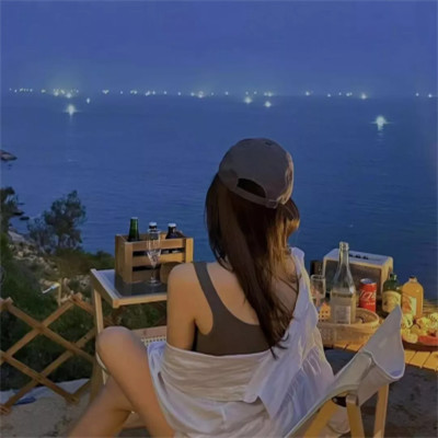 一眼就吸引人的头像背影女