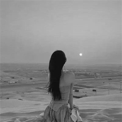 黑白背影头像女