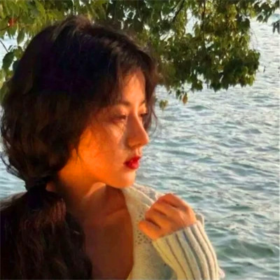 优雅美女侧脸头像