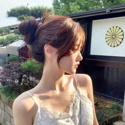 高清气质女侧脸头像