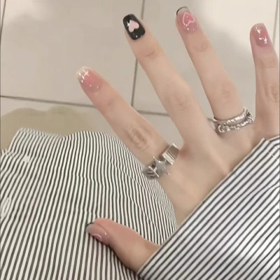 解锁潮流美甲头像