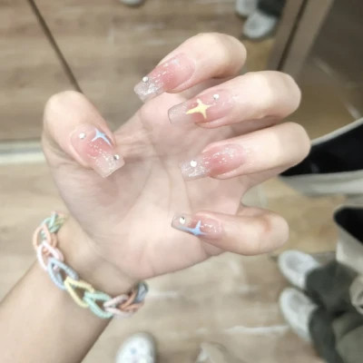 抖音最火的美甲图片头像