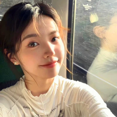 甜甜的软妹女生头像