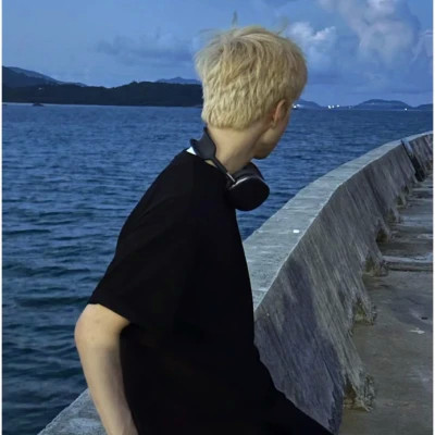2025头像最新版的男生