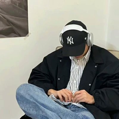 男生微信头像2025年流行趋势