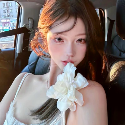 比较潮的头像女