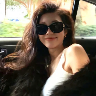 比较潮的头像女