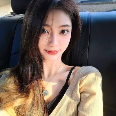 成熟优雅女士头像