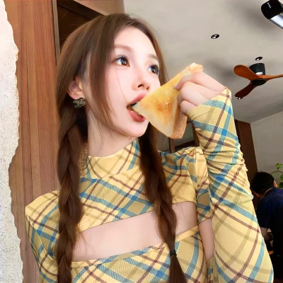 成熟优雅女士头像