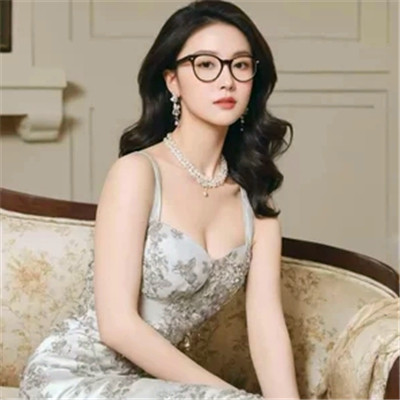 2025年最新的头像女款高清